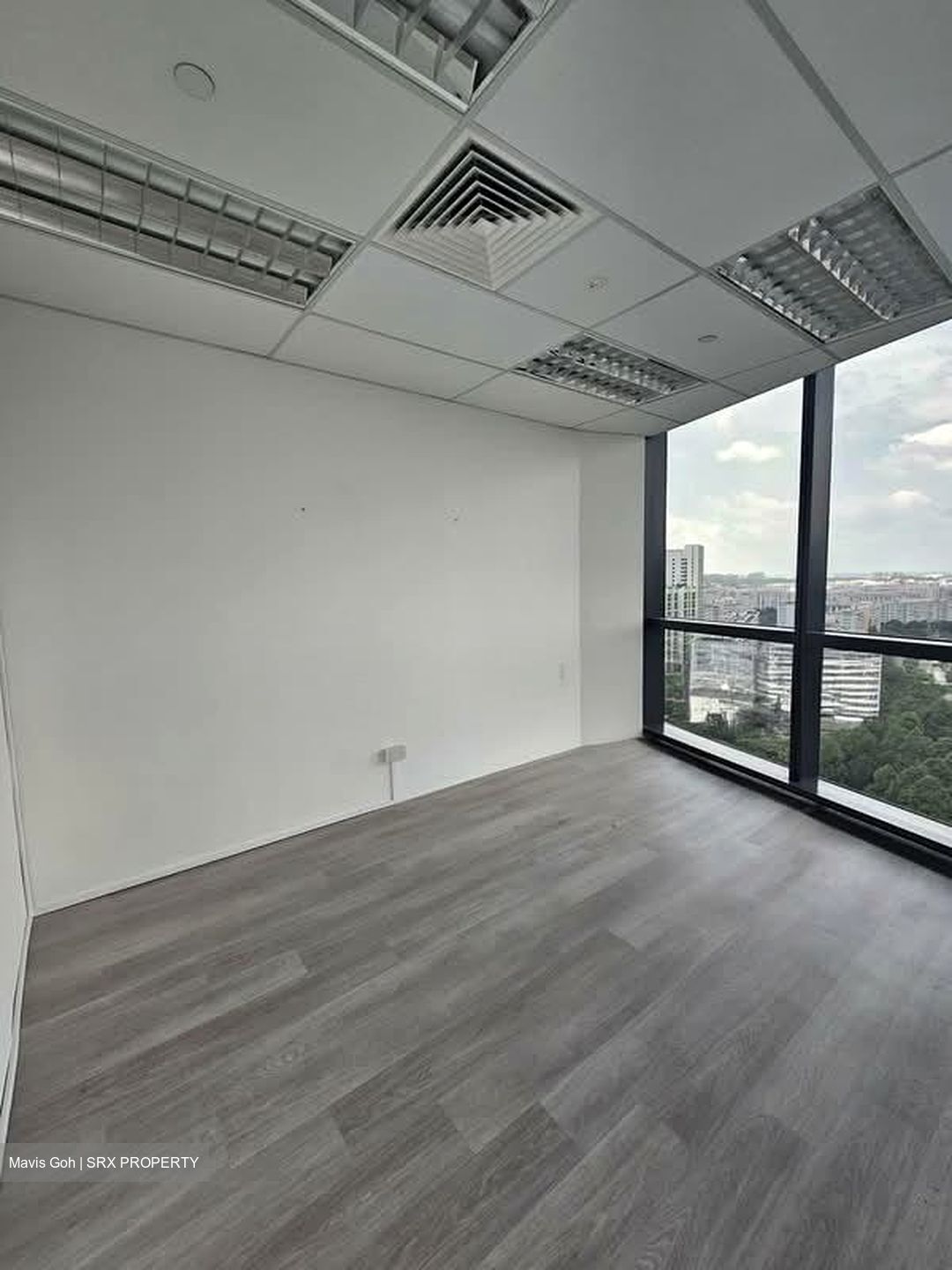 Woods Square (D25), Office #592306671
